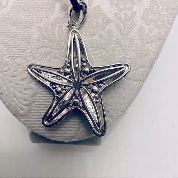 Women’s Beautiful Large Intricate Design Star Sea Fish on Leather Cord Necklace. - Picture 4 of 5
